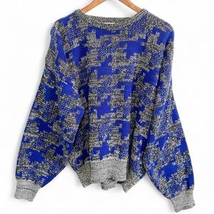 Vintage Men's Blue and Gray Patterned Sweater